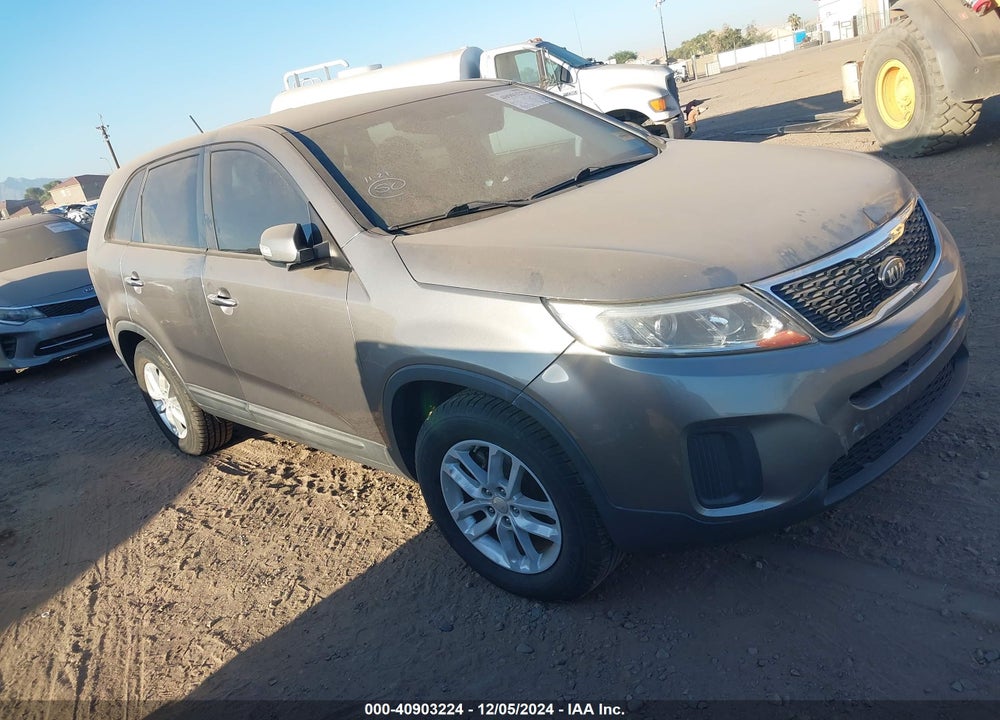 2015 KIA SORENTO LX VIN: 5XYKT3A62FG629573