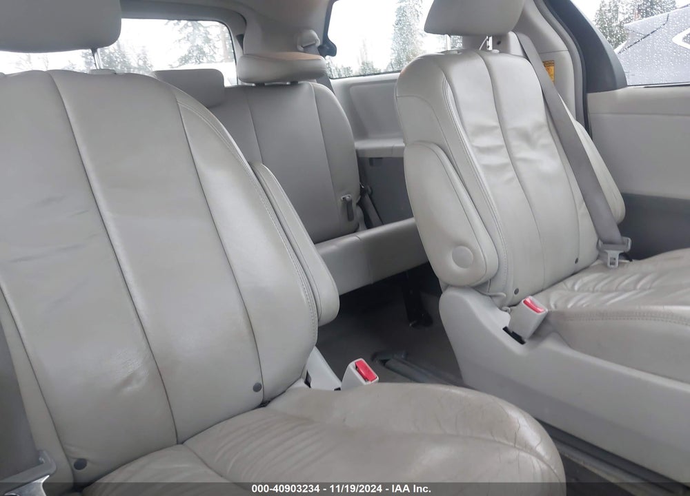 2014 TOYOTA SIENNA XLE 7 PASSENGER VIN: 5TDDK3DC2ES086224