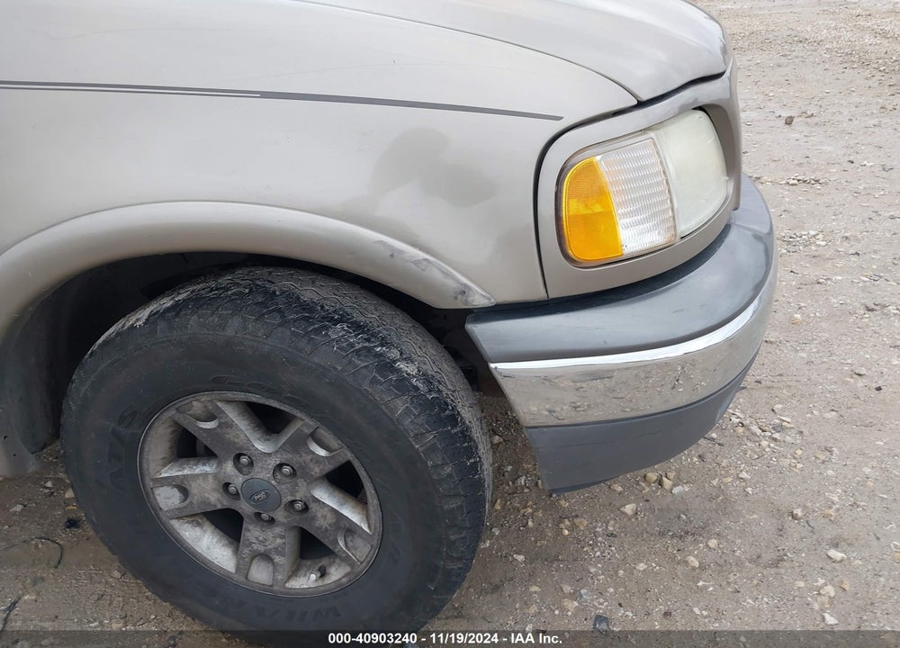 2002 FORD F-150 LARIAT/XLT VIN: 1FTRW08L92KE34946
