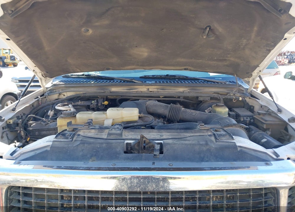 2000 FORD EXCURSION XLT VIN: 1FMNU41S2YEC70441