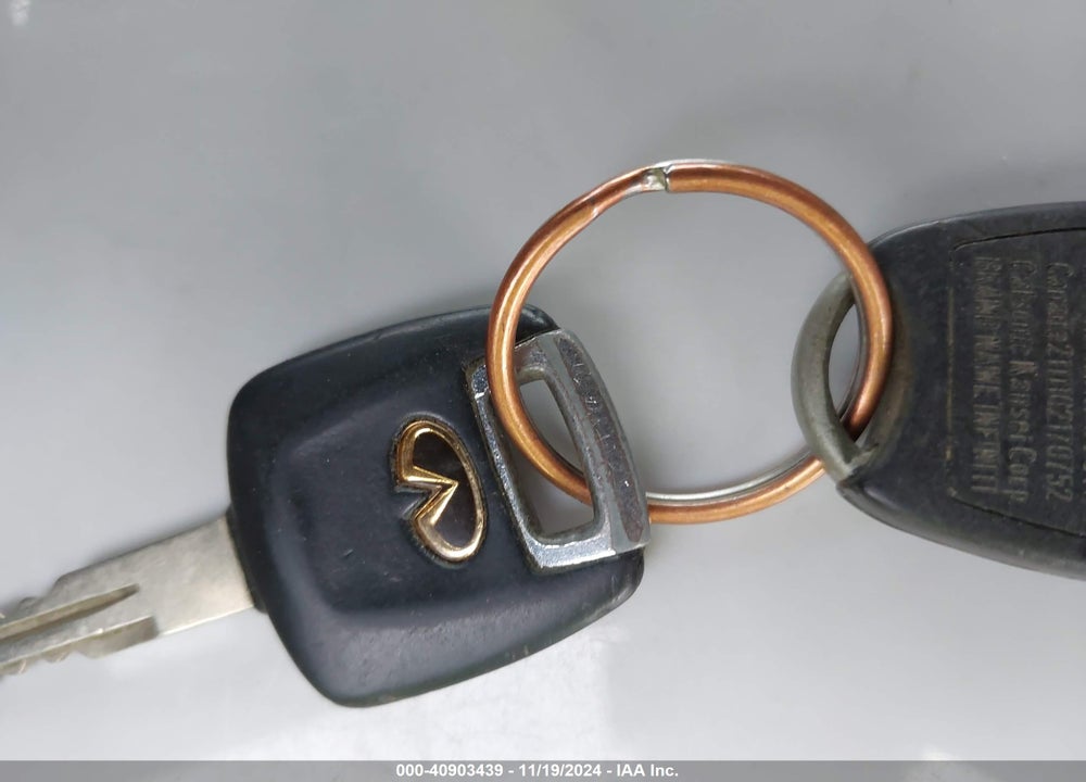 2001 INFINITI QX4 LUXURY VIN: JNRDR09Y41W224211