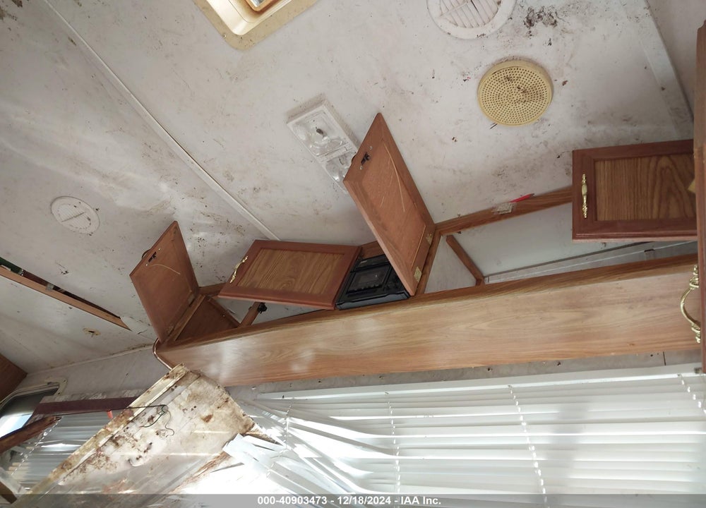 1998 DUTCHMEN ARISTOCRAT VIN: 47CF20M26WM085796