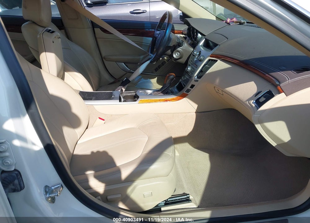 2010 CADILLAC CTS LUXURY VIN: 1G6DF5EG2A0103783