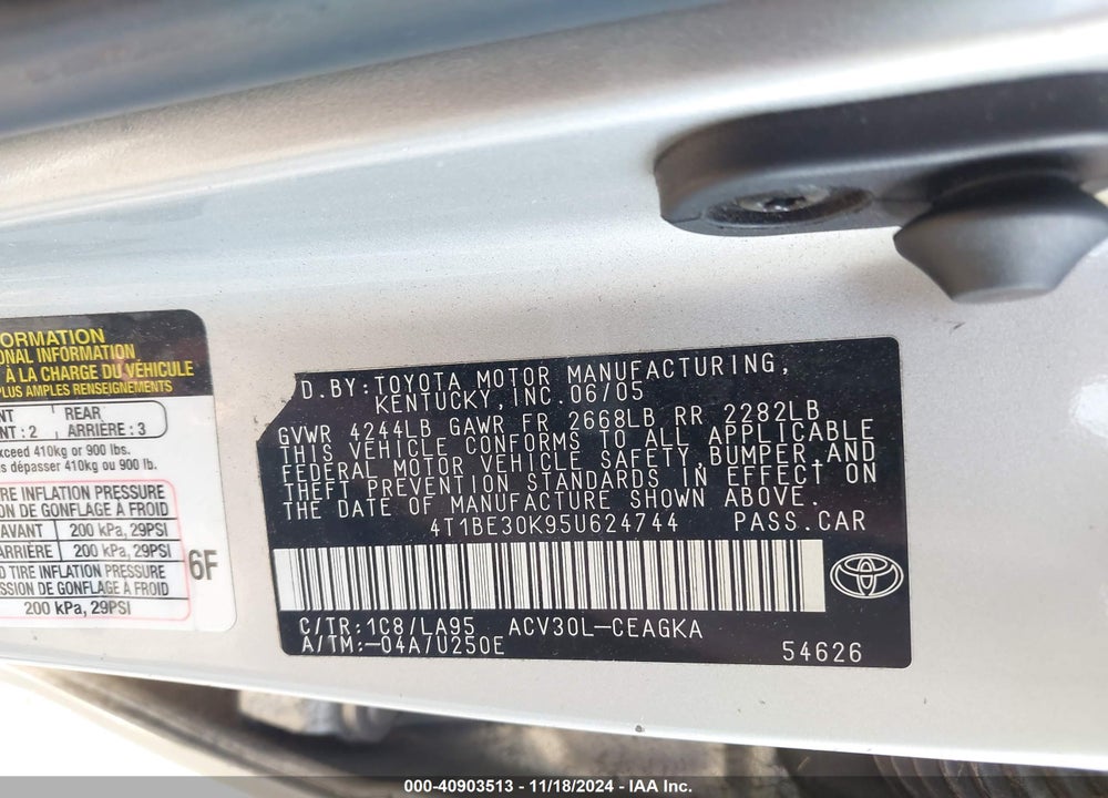 2005 TOYOTA CAMRY XLE VIN: 4T1BE30K95U624744