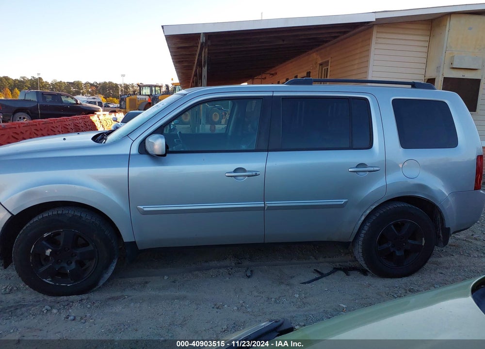2011 HONDA PILOT EX-L VIN: 5FNYF4H52BB053294