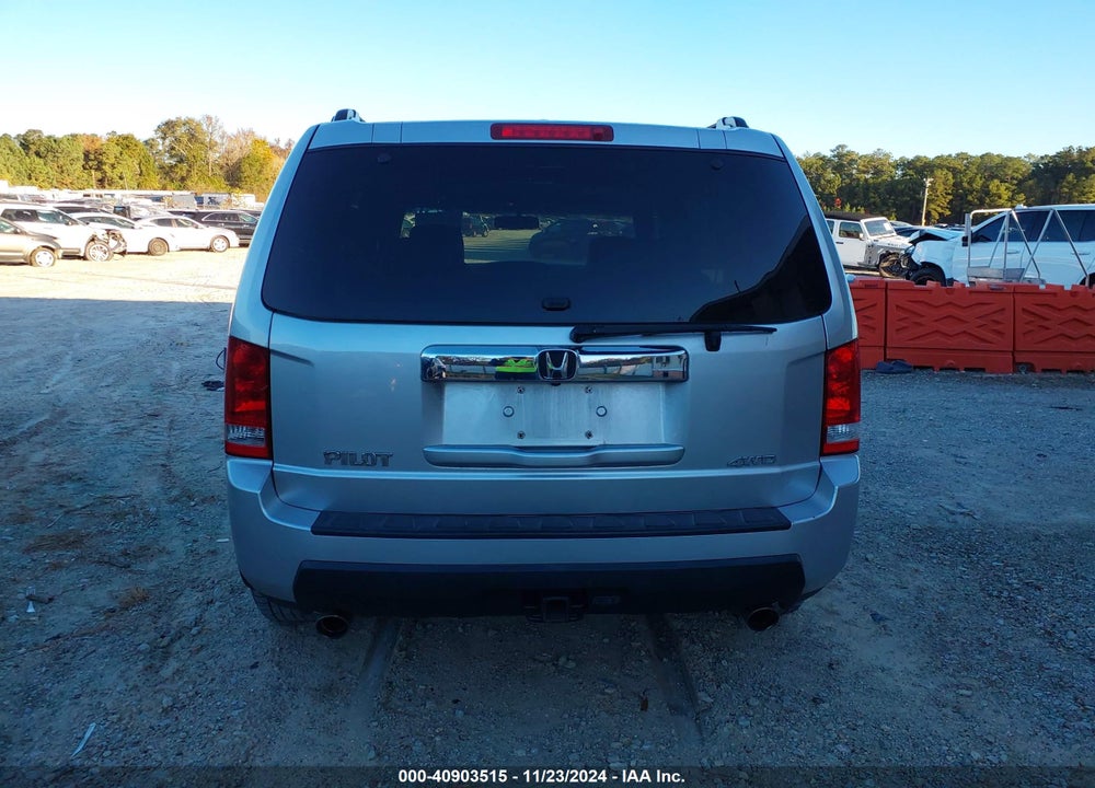 2011 HONDA PILOT EX-L VIN: 5FNYF4H52BB053294