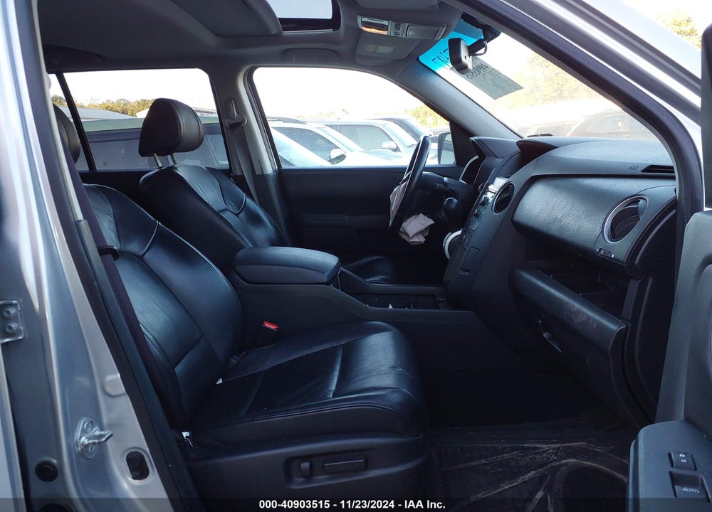 2011 HONDA PILOT EX-L VIN: 5FNYF4H52BB053294