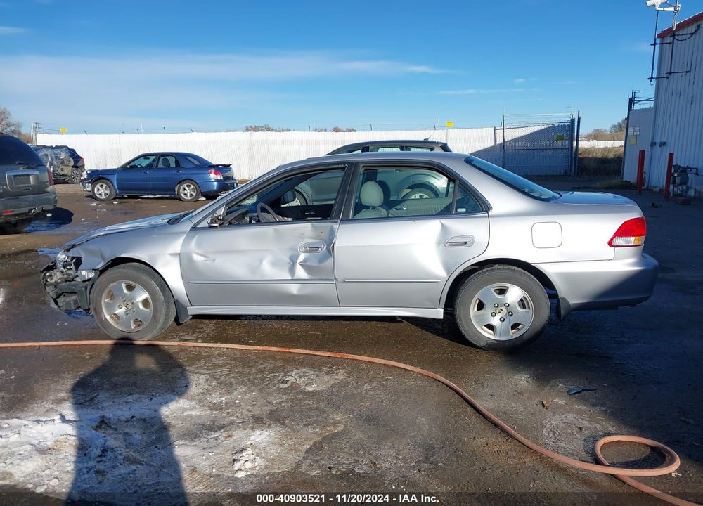 2001 HONDA ACCORD 3.0 EX VIN: 1HGCG16581A045461