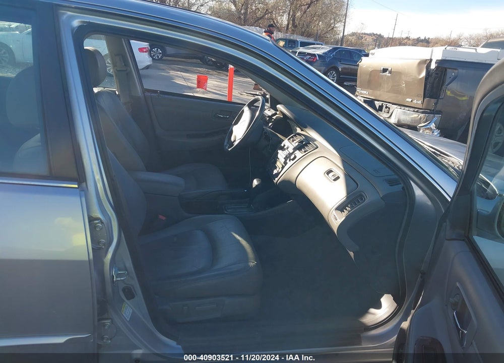 2001 HONDA ACCORD 3.0 EX VIN: 1HGCG16581A045461