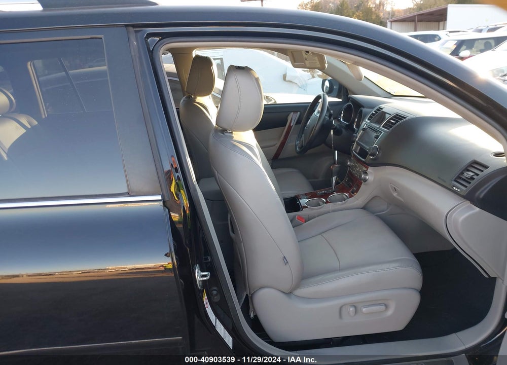 2013 TOYOTA HIGHLANDER LIMITED V6 VIN: 5TDDK3EH5DS201018