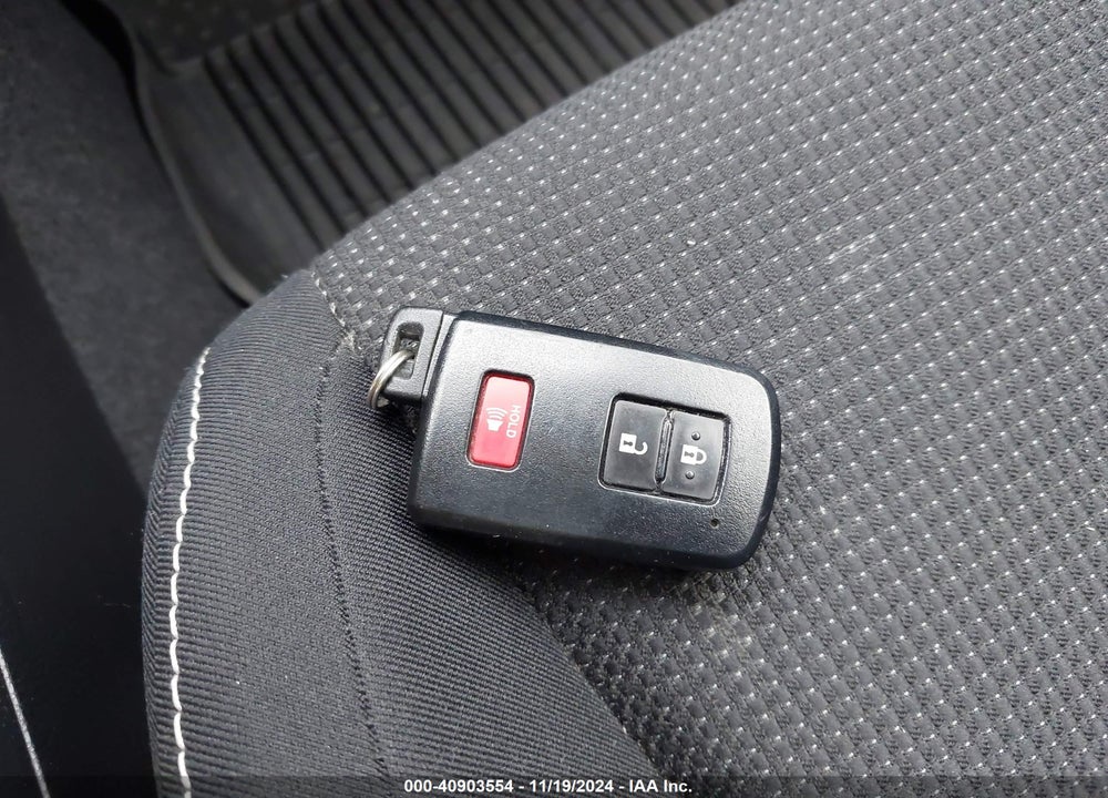 2018 TOYOTA RAV4 HYBRID XLE VIN: JTMRJREV9JD201726