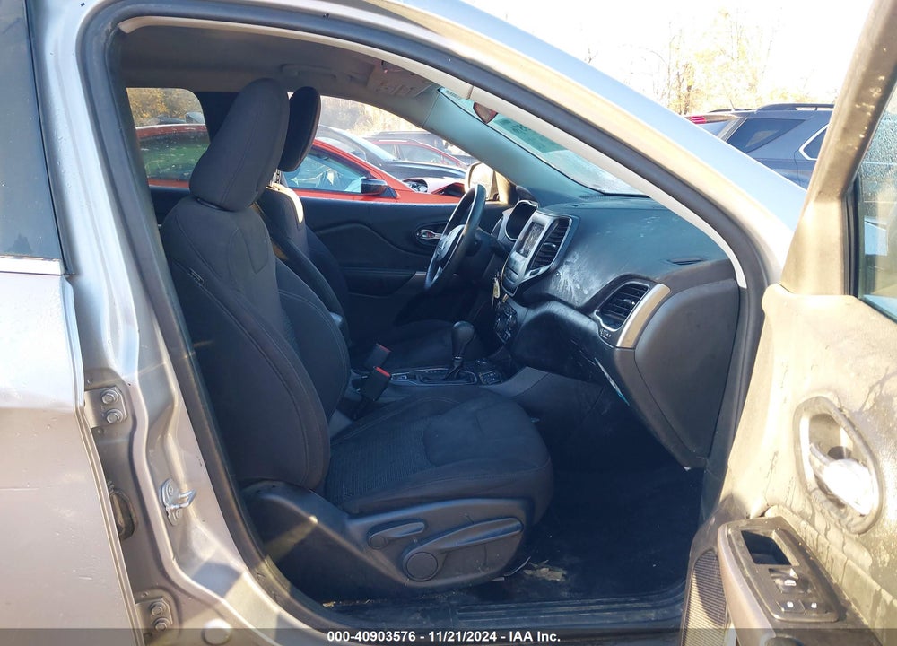 2019 JEEP CHEROKEE LATITUDE 4X4 VIN: 1C4PJMCB2KD141339