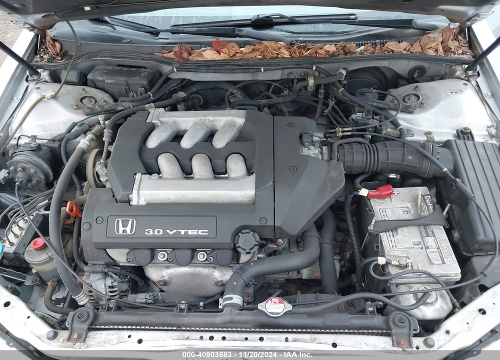 2001 HONDA ACCORD 3.0 LX VIN: 1HGCG22401A035526