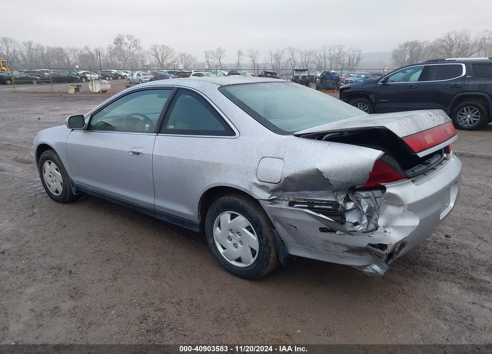 2001 HONDA ACCORD 3.0 LX VIN: 1HGCG22401A035526