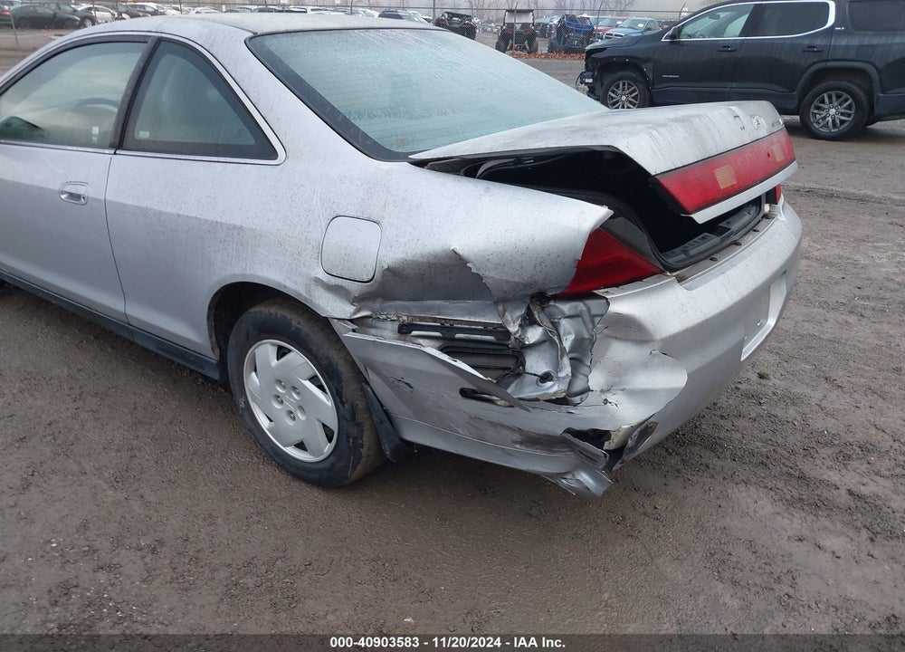 2001 HONDA ACCORD 3.0 LX VIN: 1HGCG22401A035526