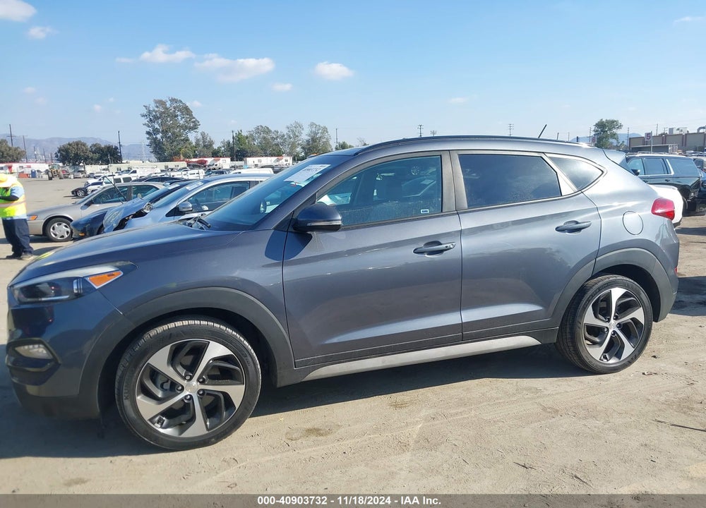 2017 HYUNDAI TUCSON VALUE VIN: KM8J33A22HU562799