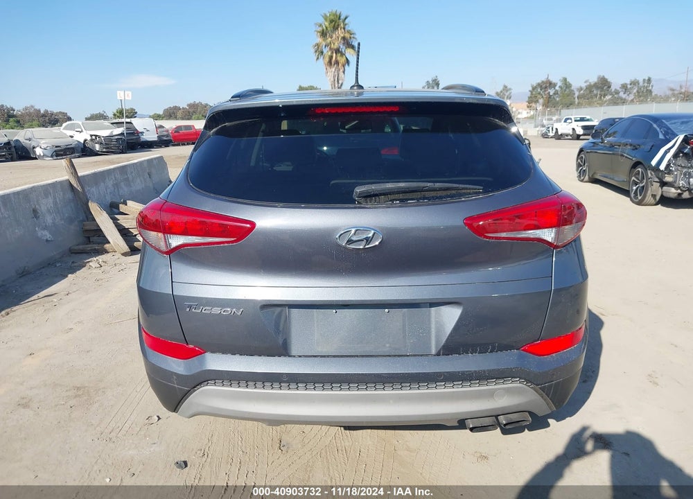 2017 HYUNDAI TUCSON VALUE VIN: KM8J33A22HU562799