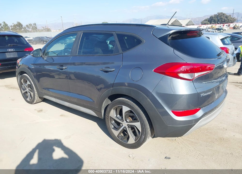 2017 HYUNDAI TUCSON VALUE VIN: KM8J33A22HU562799