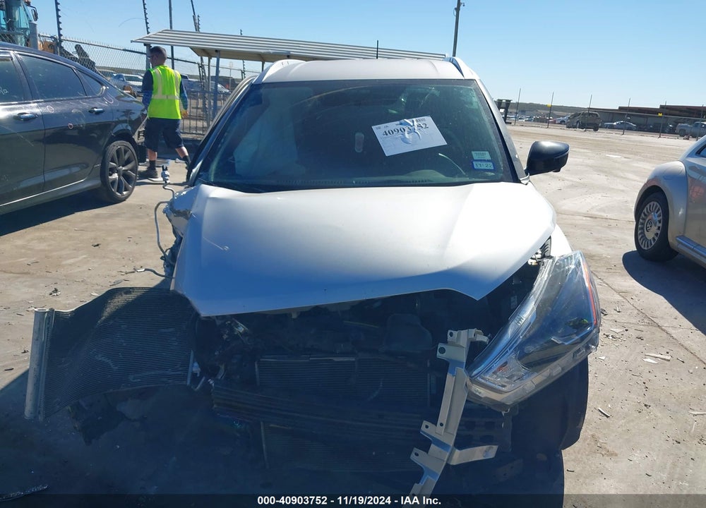 2018 NISSAN KICKS SR VIN: 3N1CP5CU6JL519422