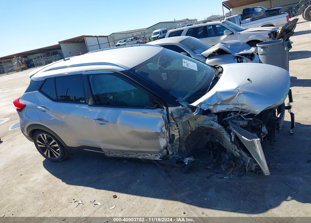 2018 NISSAN KICKS SR VIN: 3N1CP5CU6JL519422