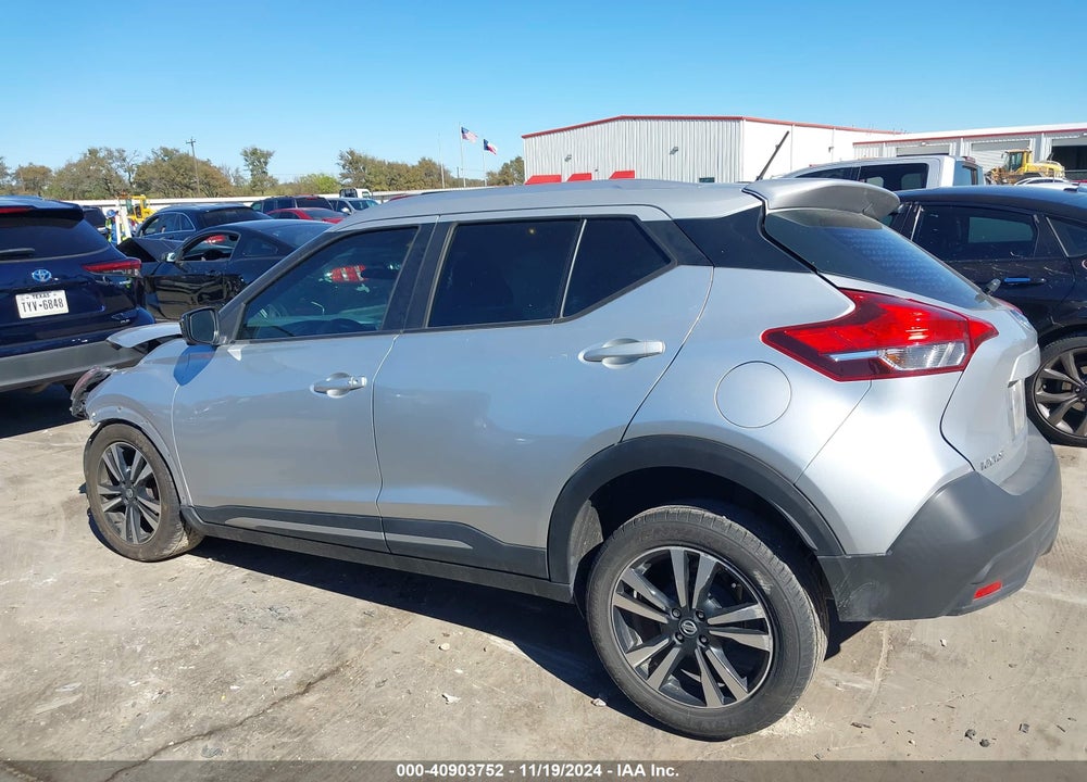 2018 NISSAN KICKS SR VIN: 3N1CP5CU6JL519422