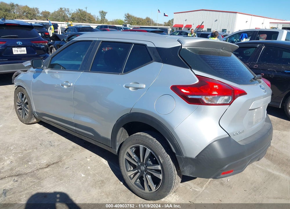 2018 NISSAN KICKS SR VIN: 3N1CP5CU6JL519422