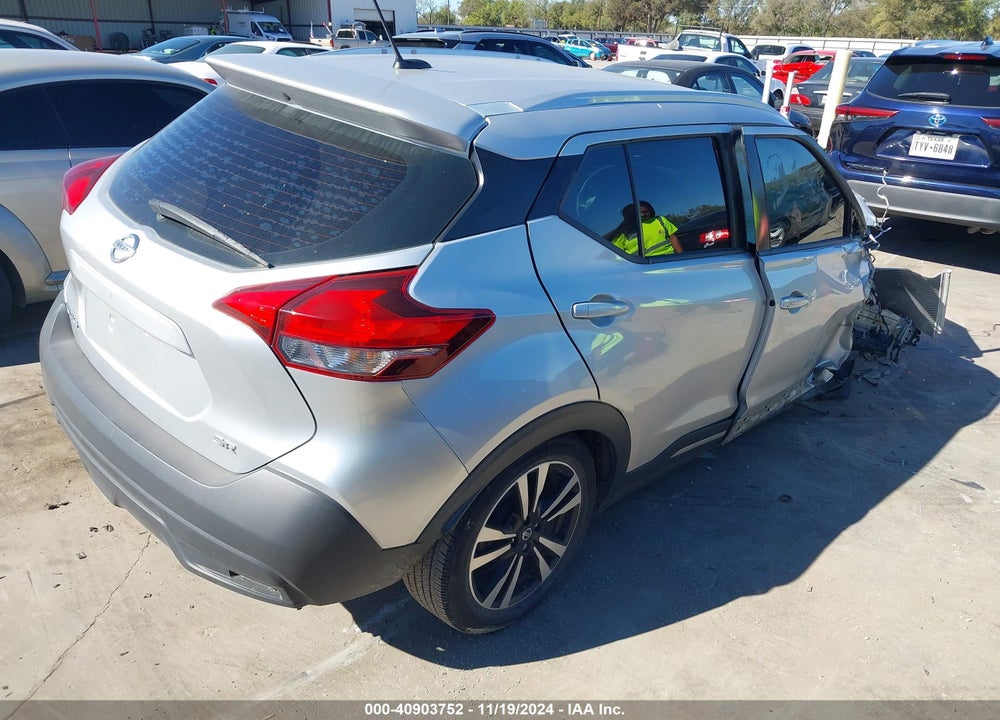 2018 NISSAN KICKS SR VIN: 3N1CP5CU6JL519422