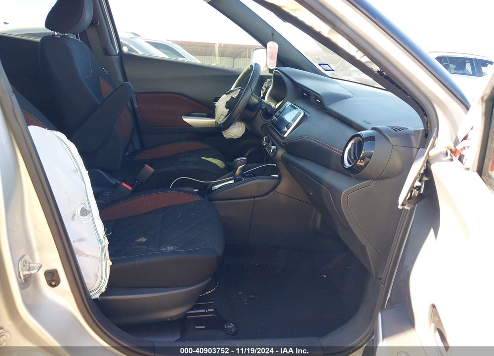 2018 NISSAN KICKS SR VIN: 3N1CP5CU6JL519422