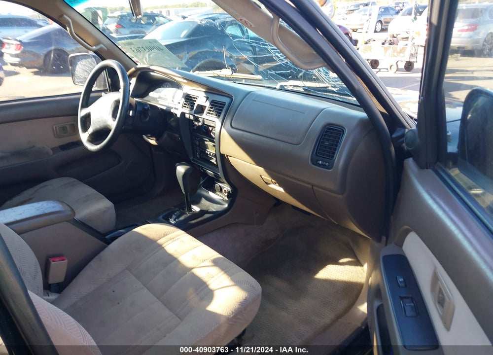2002 TOYOTA 4RUNNER SR5 V6 VIN: JT3GN86R020249071