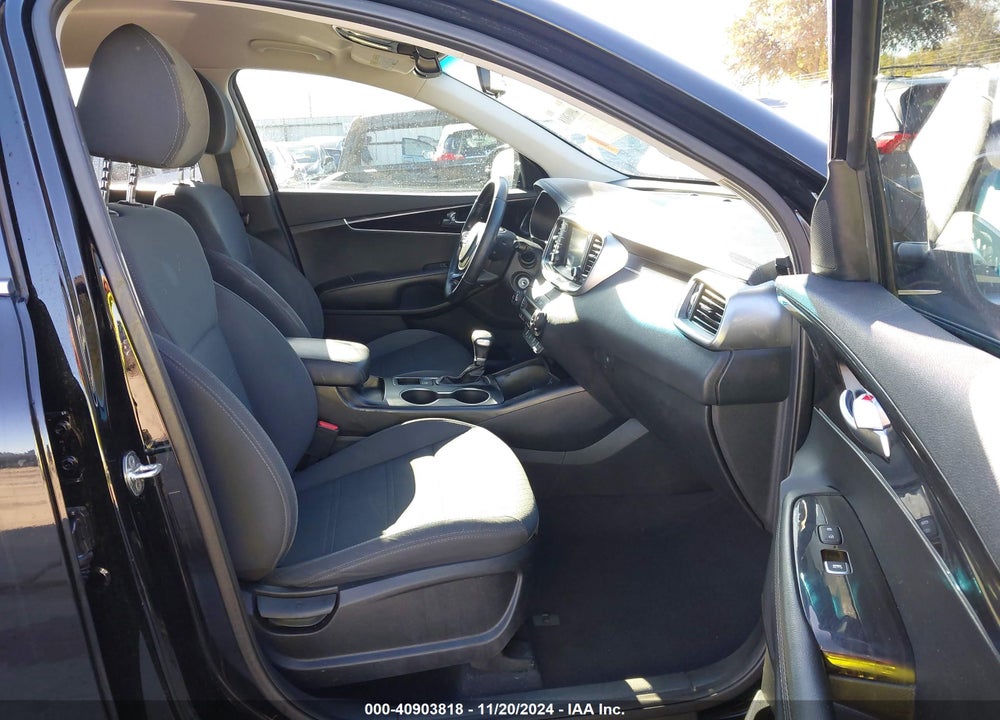 2019 KIA SORENTO 3.3L S VIN: 5XYPG4A56KG598510