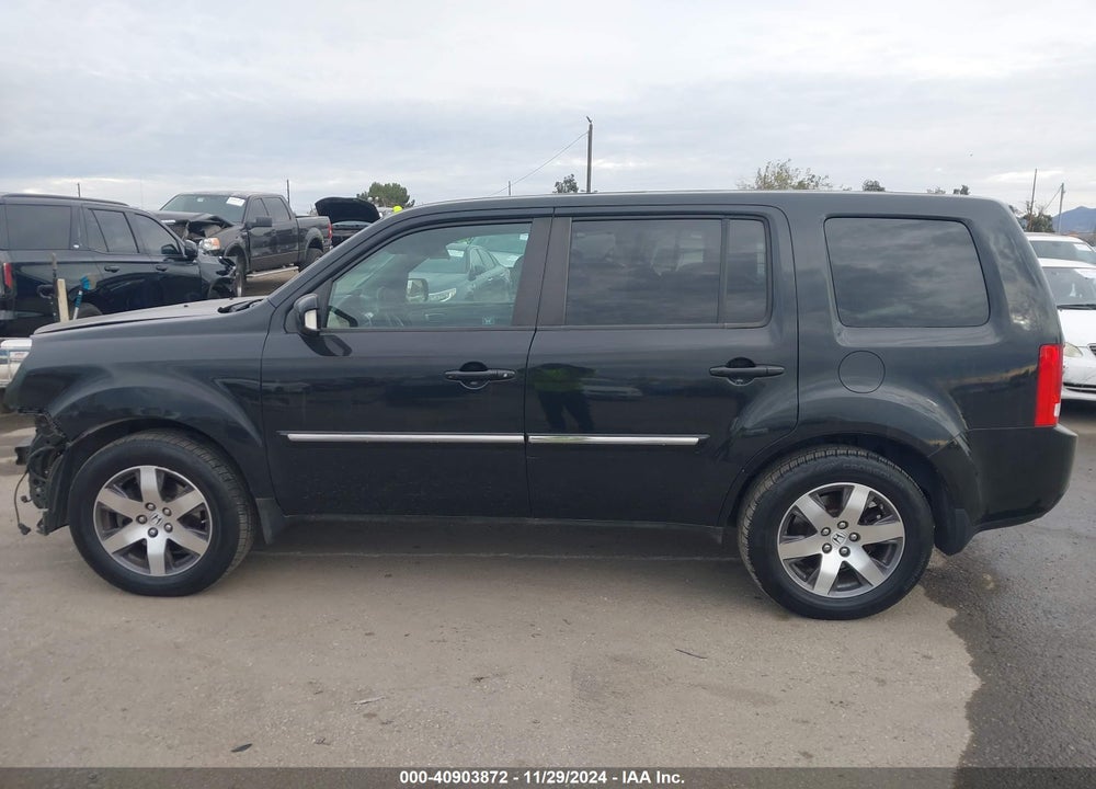 2012 HONDA PILOT TOURING VIN: 5FNYF4H96CB030606