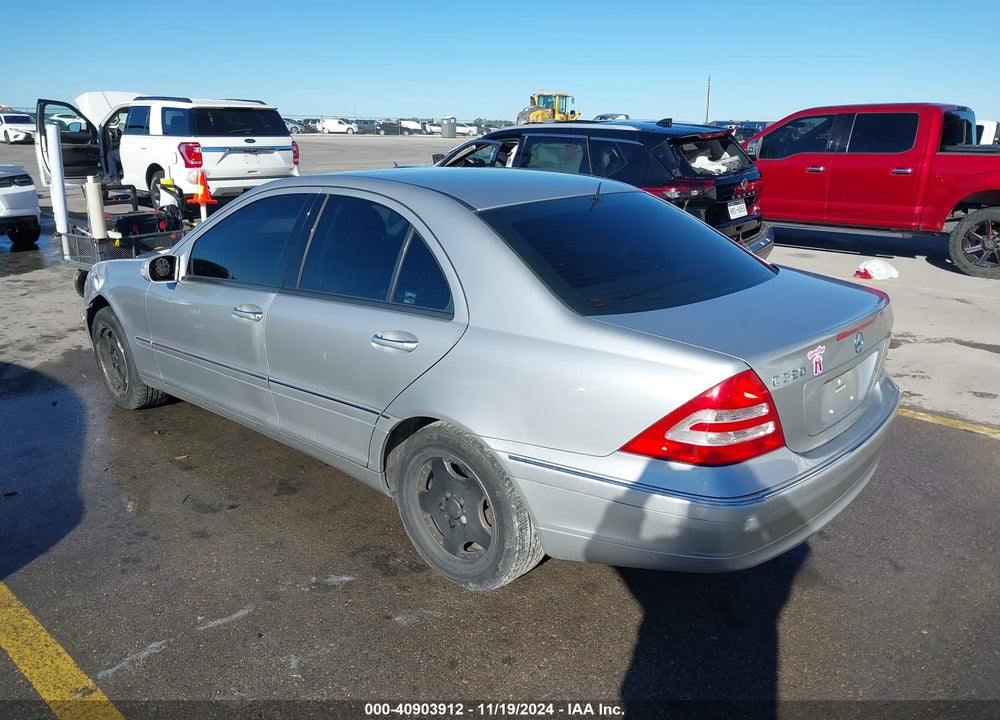 2002 MERCEDES-BENZ C 320 VIN: WDBRF64JX2E005058
