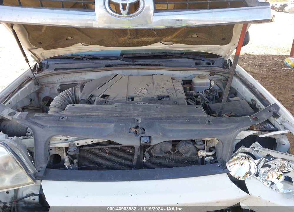 2005 TOYOTA 4RUNNER SR5 V6 VIN: JTEBU14R450071037