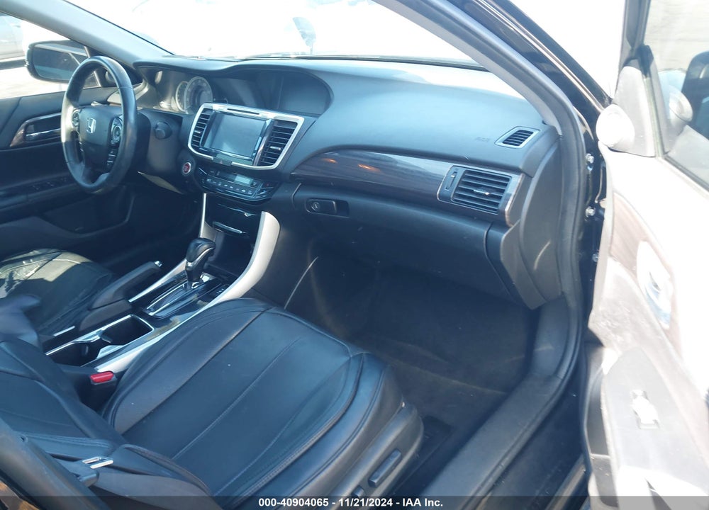 2017 HONDA ACCORD TOURING V6 VIN: 1HGCR3F9XHA038286