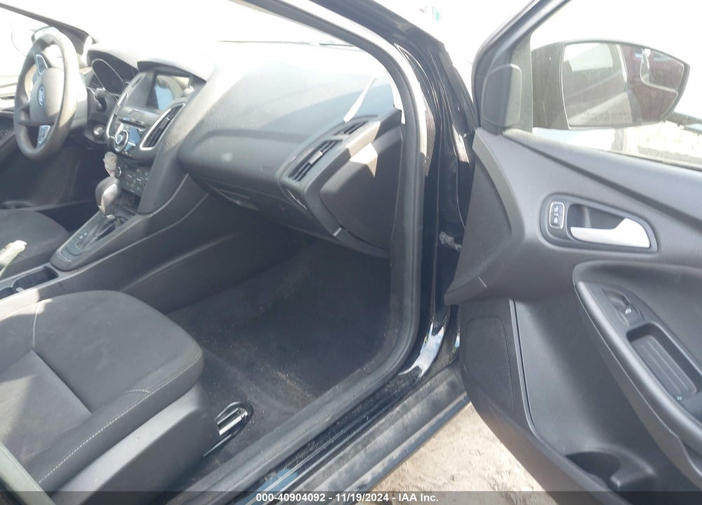 2017 FORD FOCUS VIN: 1FADP3H25HL257661
