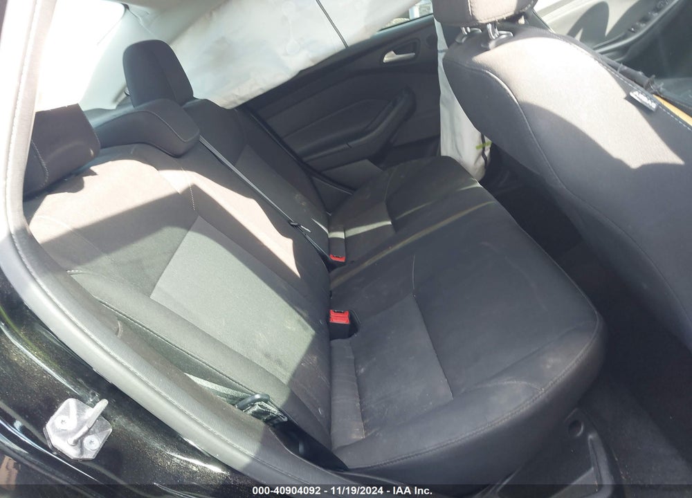 2017 FORD FOCUS VIN: 1FADP3H25HL257661