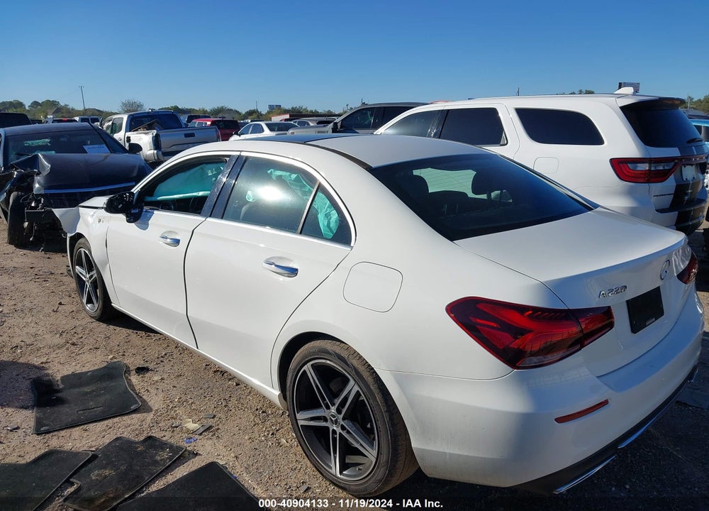 2019 MERCEDES-BENZ A 220 VIN: WDD3G4EB7KW000514
