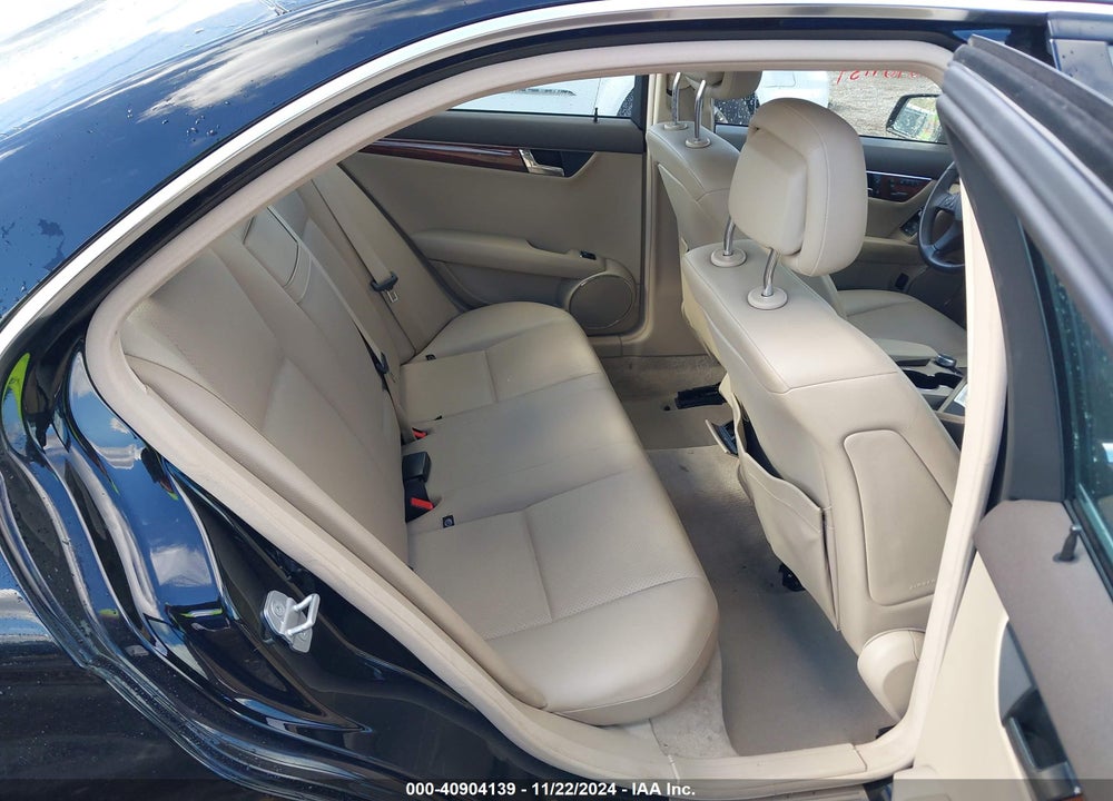 2010 MERCEDES-BENZ C 300 LUXURY 4MATIC/SPORT 4MATIC VIN: WDDGF8BB5AR127274