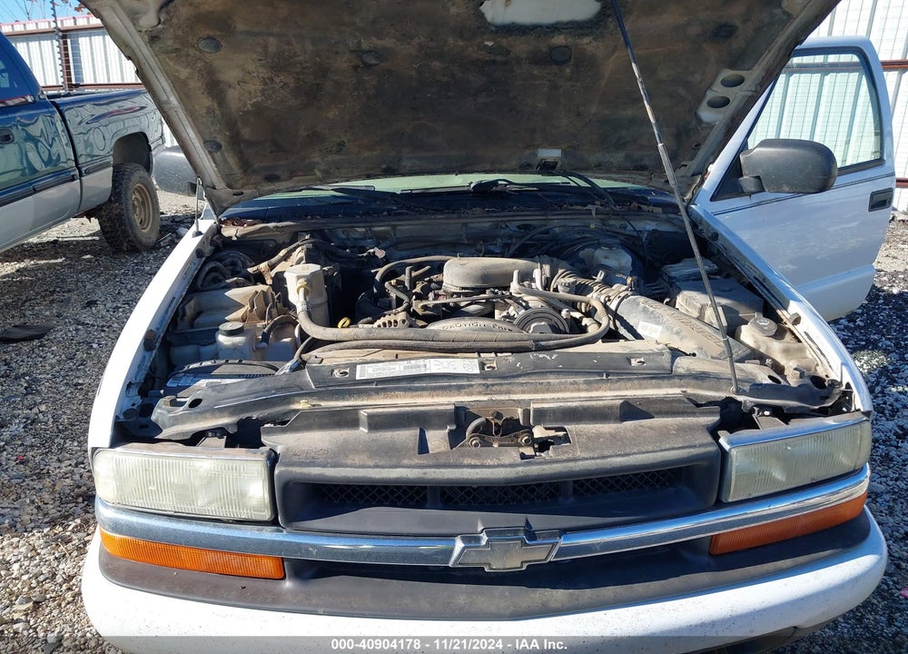 2003 CHEVROLET S-10 LS VIN: 1GCDT19X038242307
