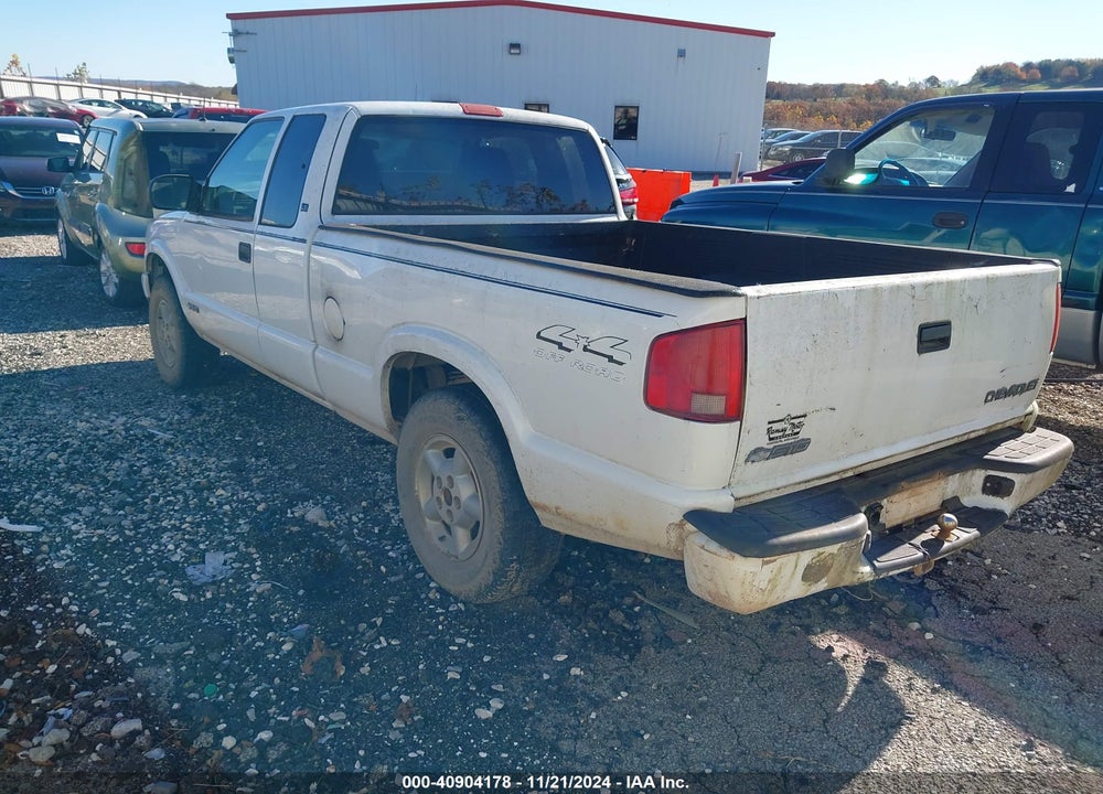 2003 CHEVROLET S-10 LS VIN: 1GCDT19X038242307