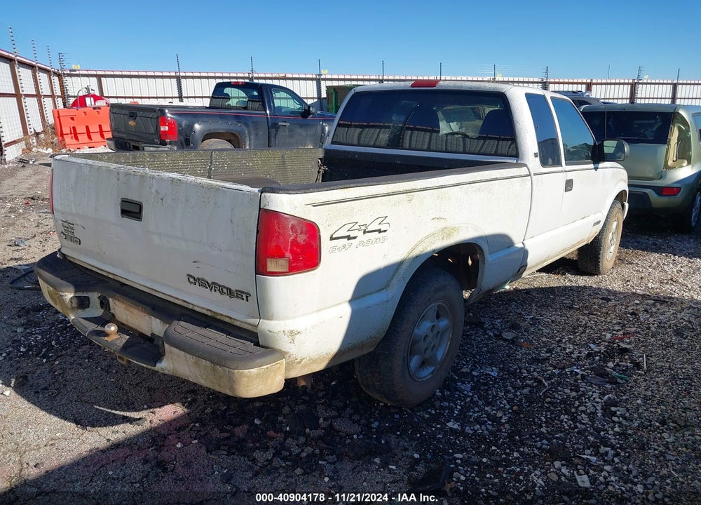 2003 CHEVROLET S-10 LS VIN: 1GCDT19X038242307