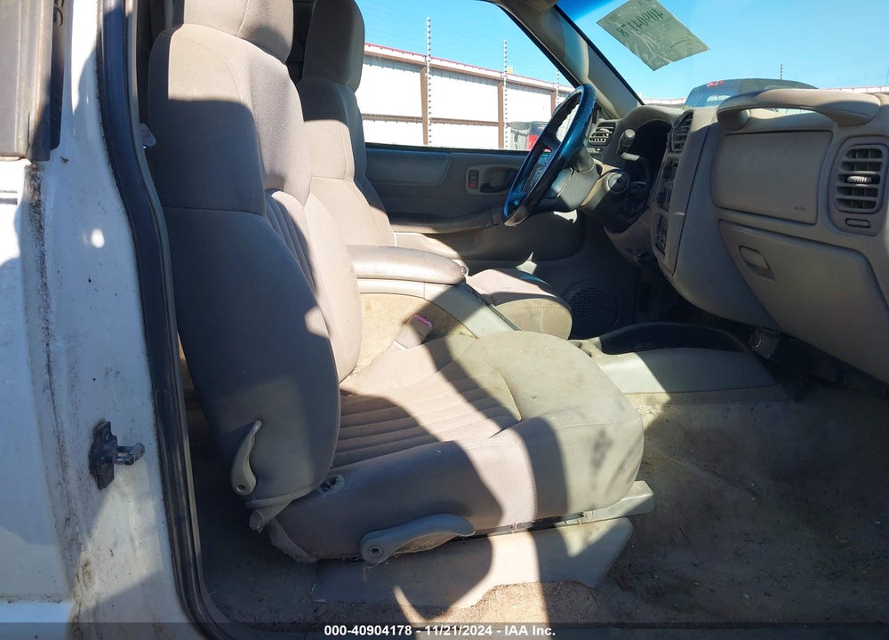 2003 CHEVROLET S-10 LS VIN: 1GCDT19X038242307