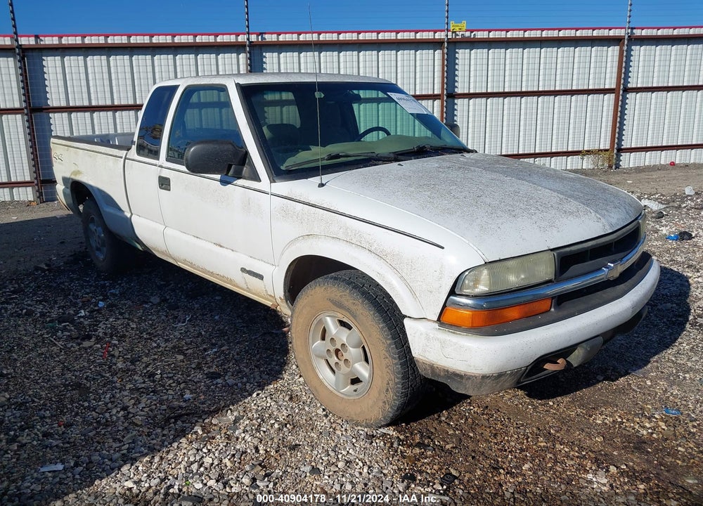 2003 CHEVROLET S-10 LS VIN: 1GCDT19X038242307