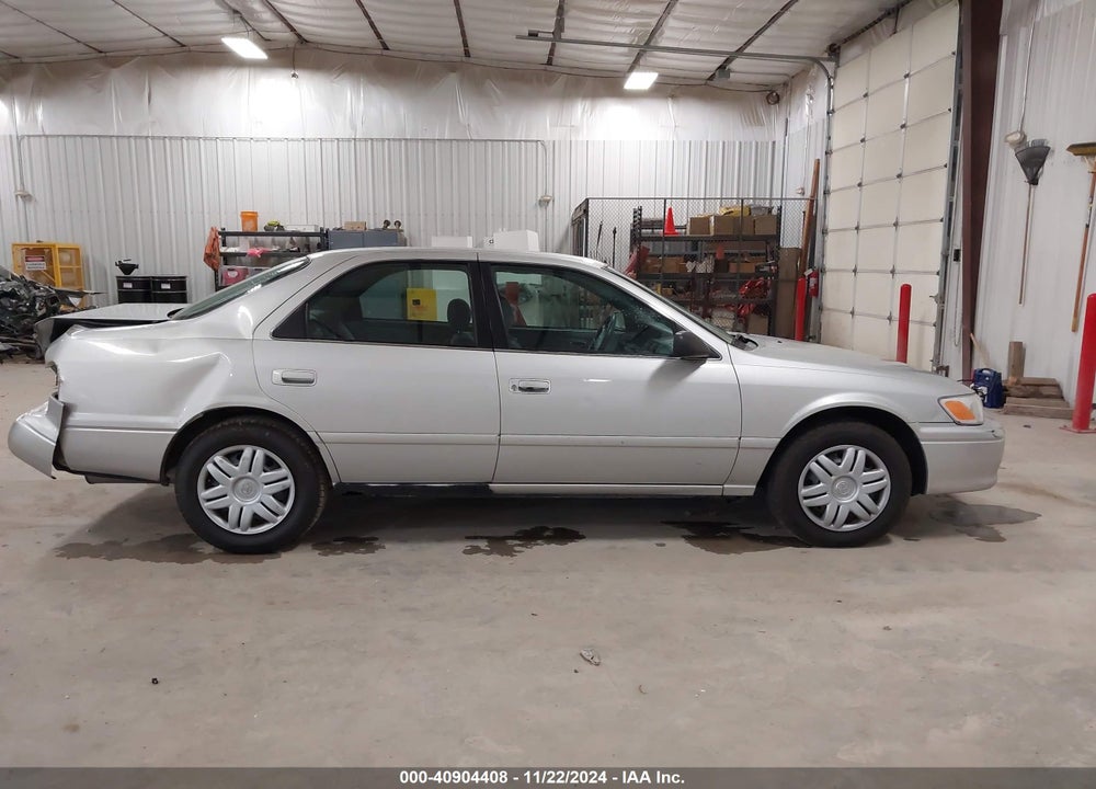 2001 TOYOTA CAMRY LE VIN: 4T1BG22K31U083749