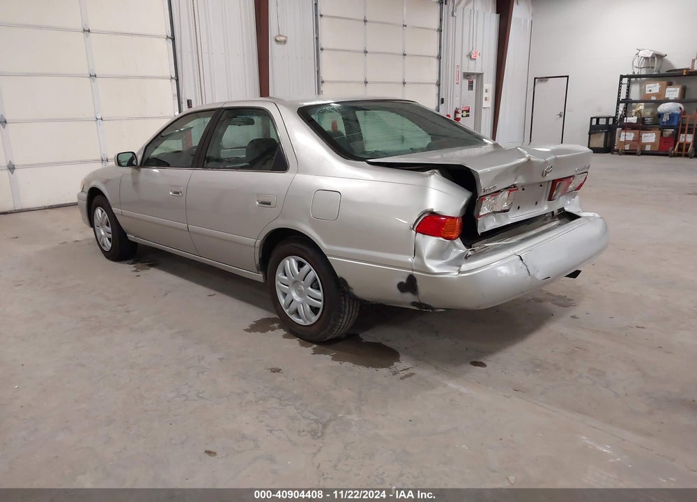 2001 TOYOTA CAMRY LE VIN: 4T1BG22K31U083749