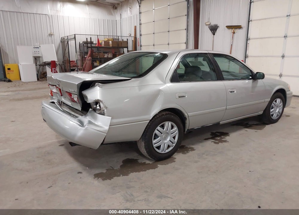 2001 TOYOTA CAMRY LE VIN: 4T1BG22K31U083749