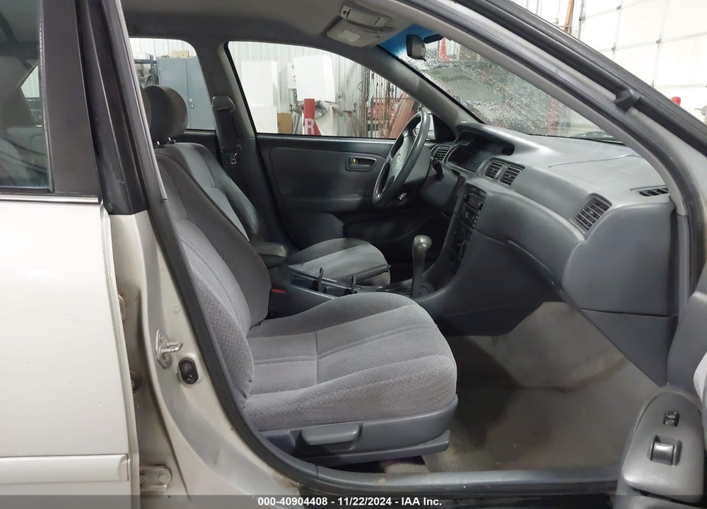 2001 TOYOTA CAMRY LE VIN: 4T1BG22K31U083749