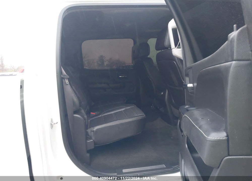 2015 GMC SIERRA 2500HD DENALI VIN: 1GT120E89FF638234