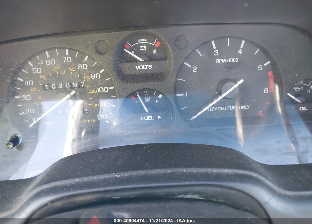 1995 FORD THUNDERBIRD LX VIN: 1FALP62W6SH170175