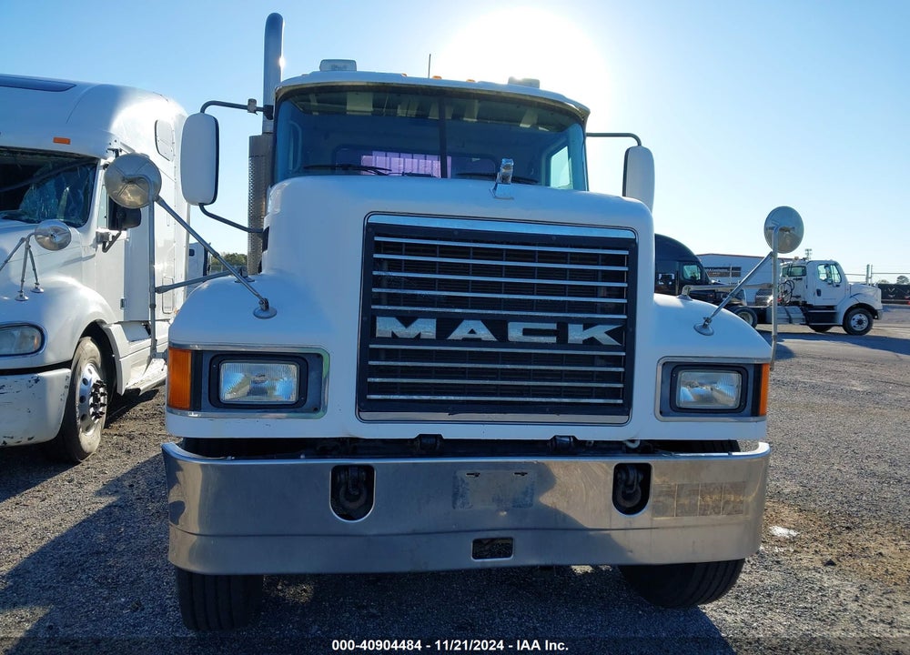 2006 MACK CHN613 CHN600 VIN: 1M1AJ07YX6N005084
